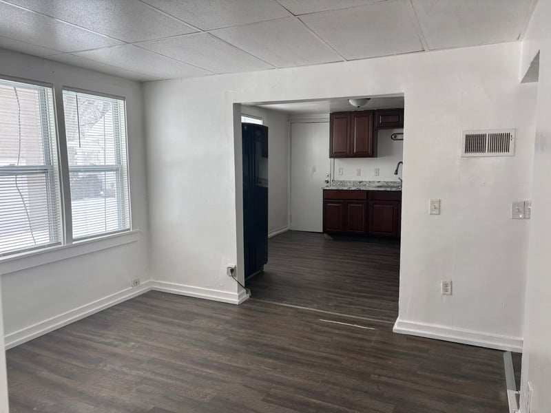 1028 Stuart St, Green Bay, WI 54301