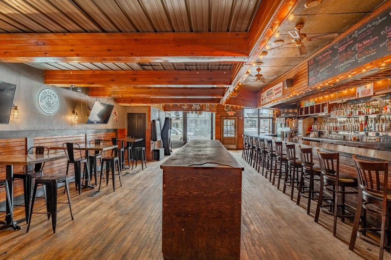 544 Main St, Oshkosh, WI 54901-4925