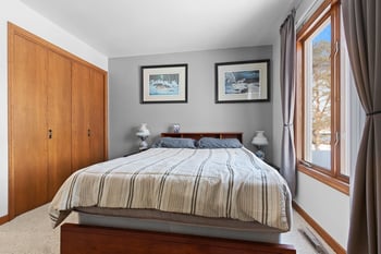 2945 Mossy Oak Cir, Green Bay, WI 54311-5789