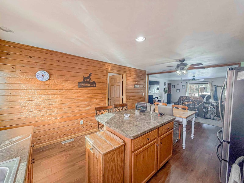 11664 Heyrman Dr, Crivitz, WI 54114