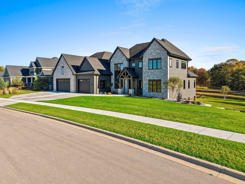 2011 Labyrinth Ln, De Pere, WI 54115