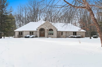 2817 Brook Hills Dr, Green Bay, WI 54313-7980