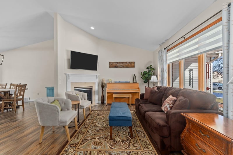 W5609 Jochmann Dr, Appleton, WI 54915-5203