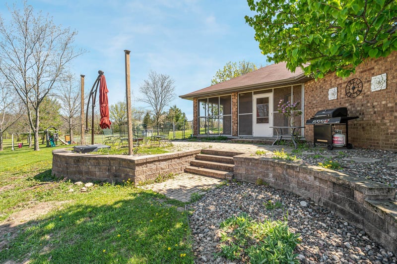 W2610 Sievert Rd, Seymour, WI 54165