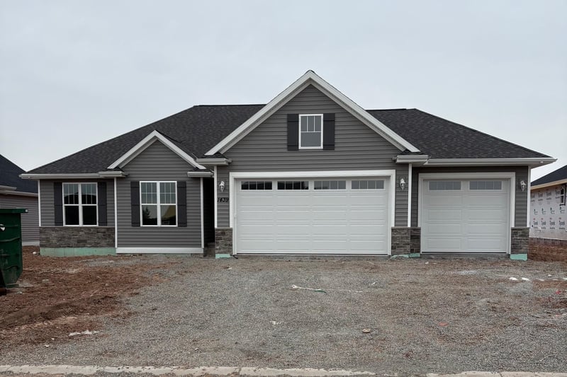 1439 Divinity Dr, De Pere, WI 54115