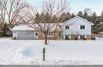 1951 Amy Jo Dr, Oshkosh, WI 54904