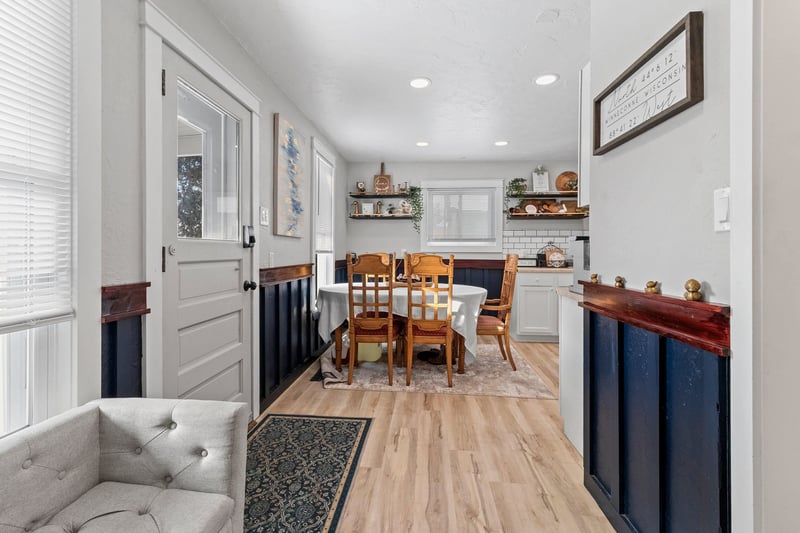 34 3rd St, Winneconne, WI 54986