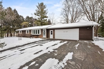 4666 Ulman St, Oshkosh, WI 54904