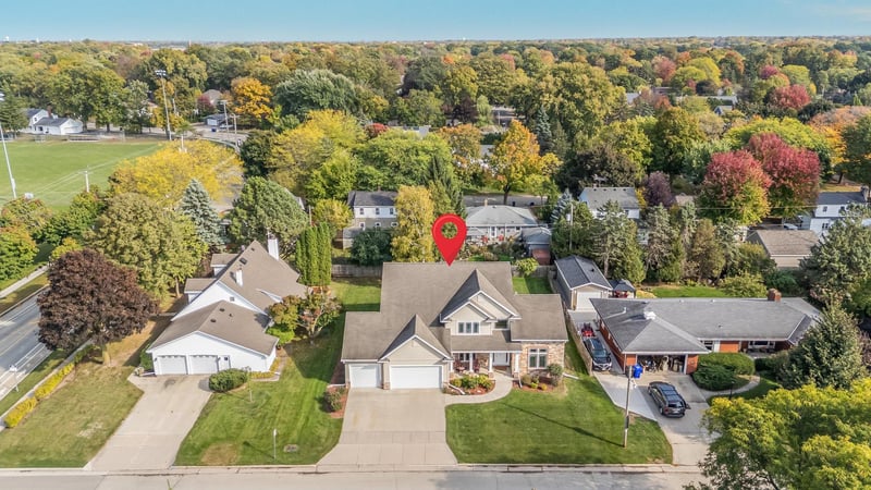 1606 Carver Ln, Appleton, WI 54914