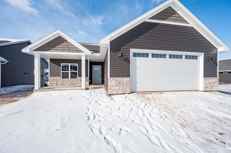 2362 Whispering Wind Ln, Green Bay, WI 54303