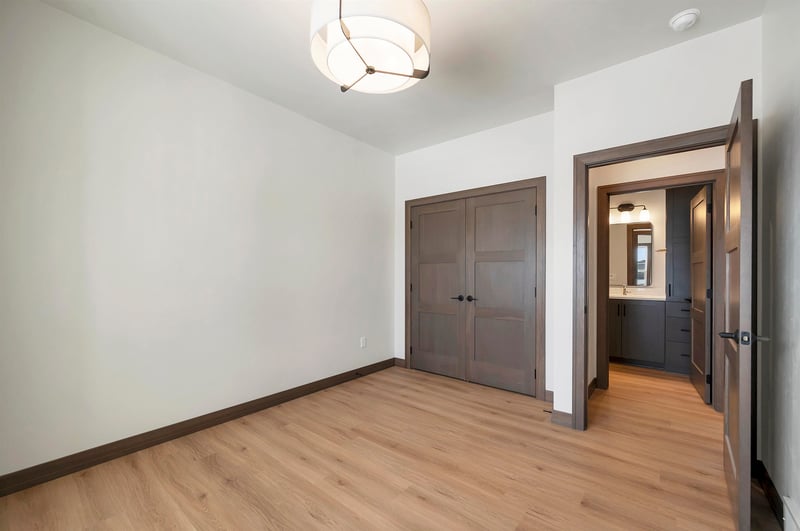 2362 Whispering Wind Ln, Green Bay, WI 54303