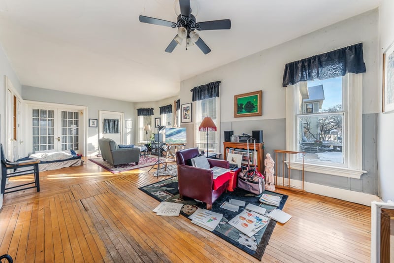 1217 Jackson St, Oshkosh, WI 54901