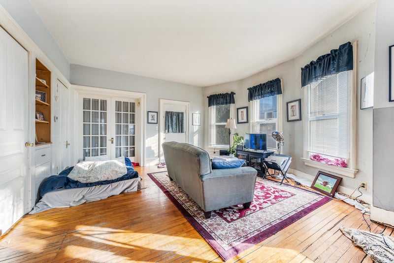 1217 Jackson St, Oshkosh, WI 54901