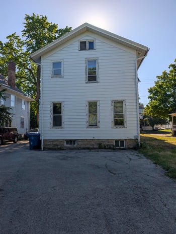1217 Jackson St, Oshkosh, WI 54901