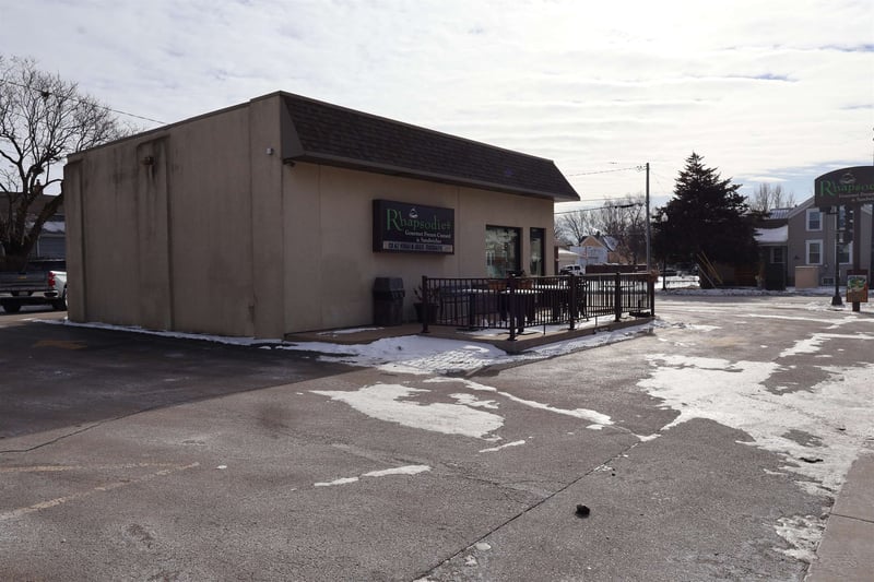 1226 Oregon St, Oshkosh, WI 54902-6461