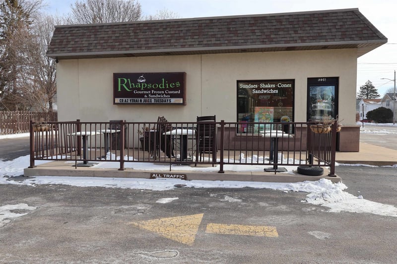 1226 Oregon St, Oshkosh, WI 54902-6461