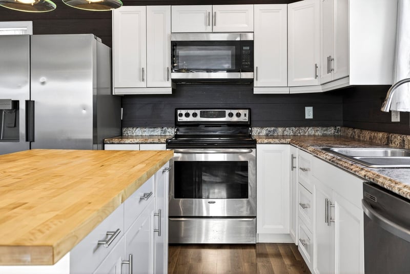 916 Charles St, Little Chute, WI 54140