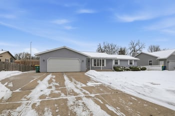 1901 Beech Tree Dr, Green Bay, WI 54304