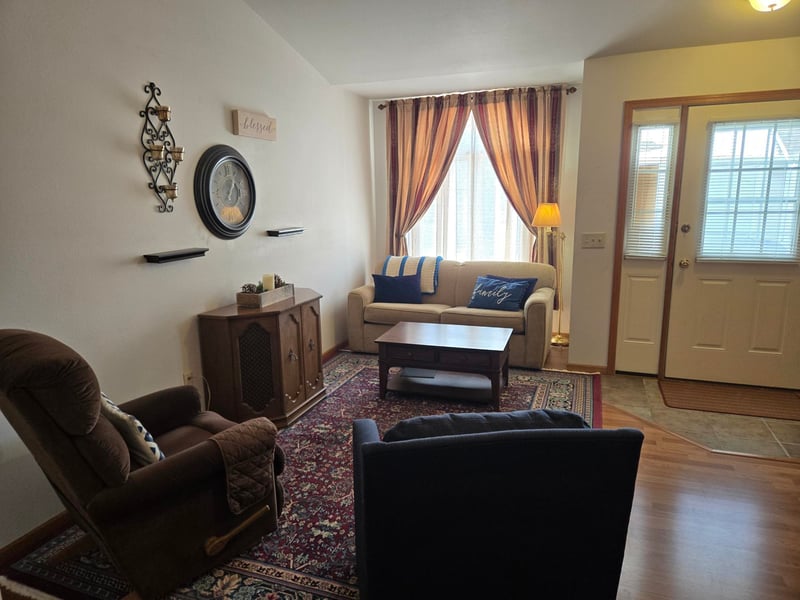 1753 5th Ave, Oshkosh, WI 54902-5574