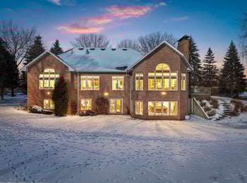 2355 Lost Dauphin Rd, De Pere, WI 54115-9165