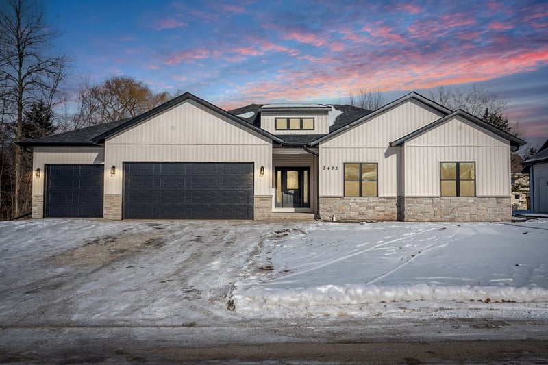 3433 Paula St, Green Bay, WI 54311