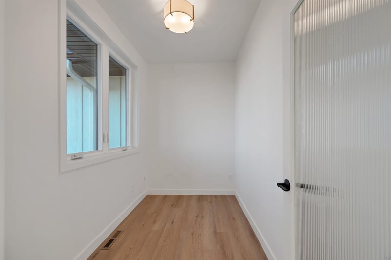 713 Royal St Pats Dr, Wrightstown, WI 54180