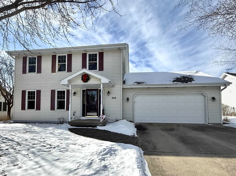 363 Sunnybrook Dr, Oshkosh, WI 54904