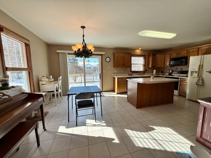 363 Sunnybrook Dr, Oshkosh, WI 54904