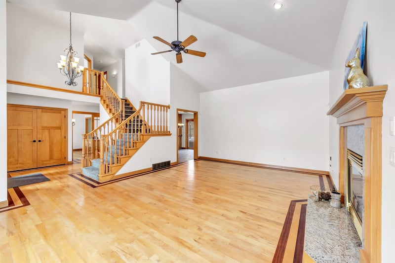 1941 Horseshoe Ln, De Pere, WI 54115