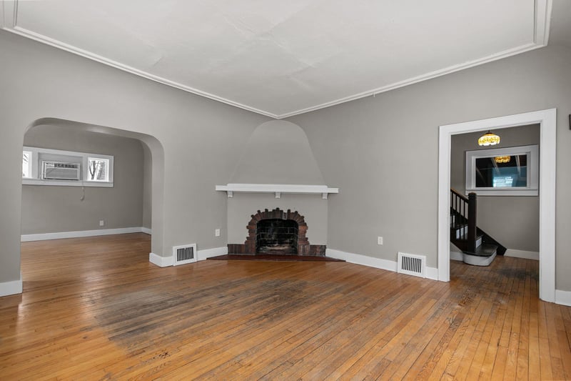 1014 Stuart St, Green Bay, WI 54301