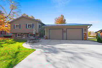 250 Alpine Dr, Shawano, WI 54166-2039