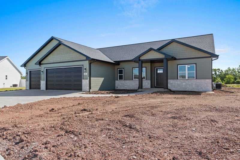 310 Lansdowne St, De Pere, WI 54115