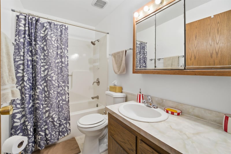 1928 Lawe St, Appleton, WI 54915