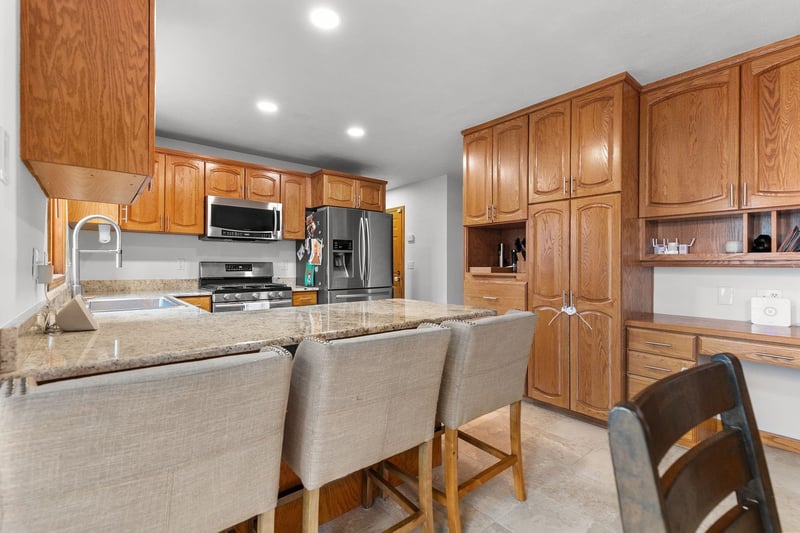 2191 Bramblewood Ct, Neenah, WI 54956