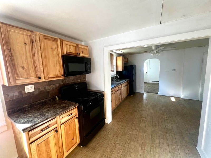 618 Baird St, Green Bay, WI 54302