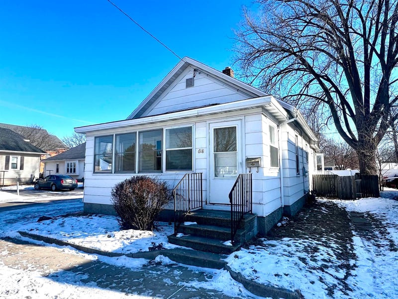 618 Baird St, Green Bay, WI 54302