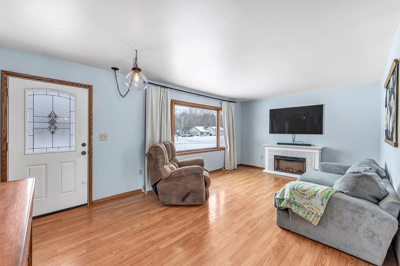 306 2nd St, Bonduel, WI 54107