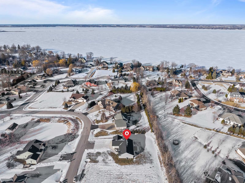 4372 Lakeland Dr, Oshkosh, WI 54904