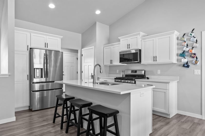 4372 Lakeland Dr, Oshkosh, WI 54904