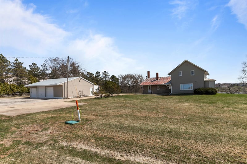 3829 Lost Dauphin Rd, De Pere, WI 54115