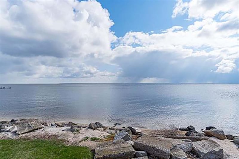 3240 Old Orchard Ln, Oshkosh, WI 54902