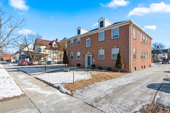 325 Jefferson St, Green Bay, WI 54301-4522