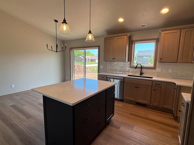 N1766 Waterlefe Dr, Greenville, WI 54942