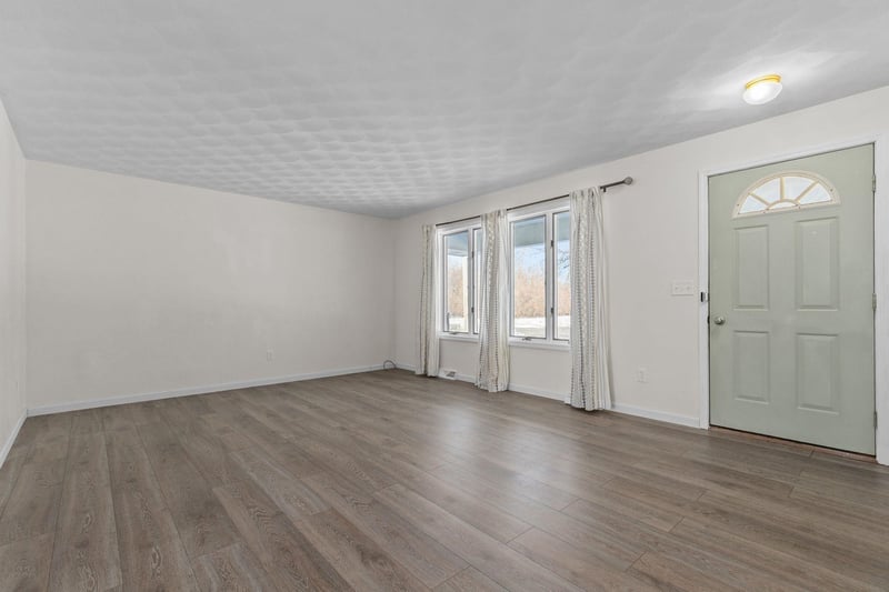 201 Meadow Grove Blvd, Appleton, WI 54915