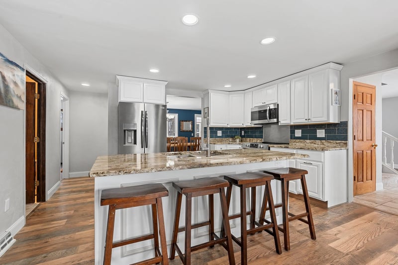 129 Wallrich Rd, Cecil, WI 54111