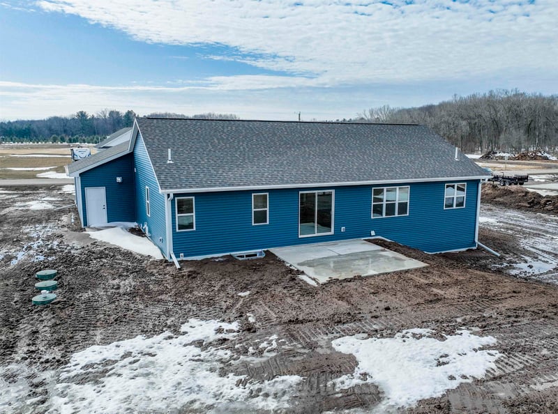 3752 Westpoint Rd, Suamico, WI 54313
