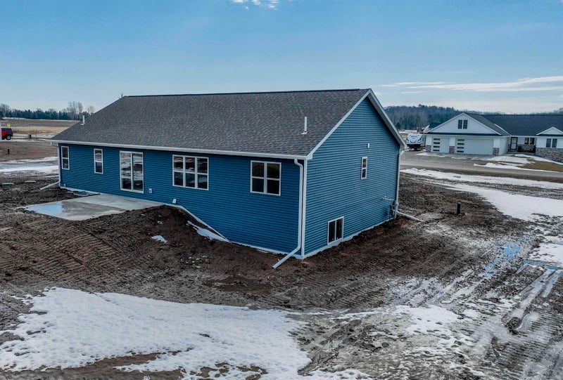 3752 Westpoint Rd, Suamico, WI 54313