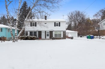 2423 Deckner Ave, Green Bay, WI 54302