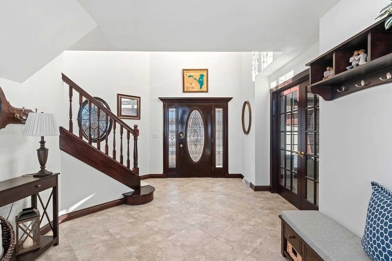 2710 Shorewood Dr, Oshkosh, WI 54901