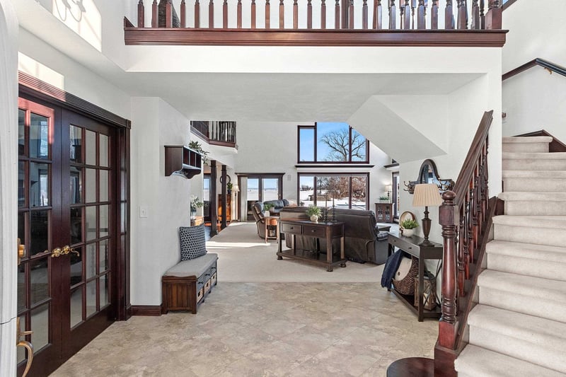 2710 Shorewood Dr, Oshkosh, WI 54901